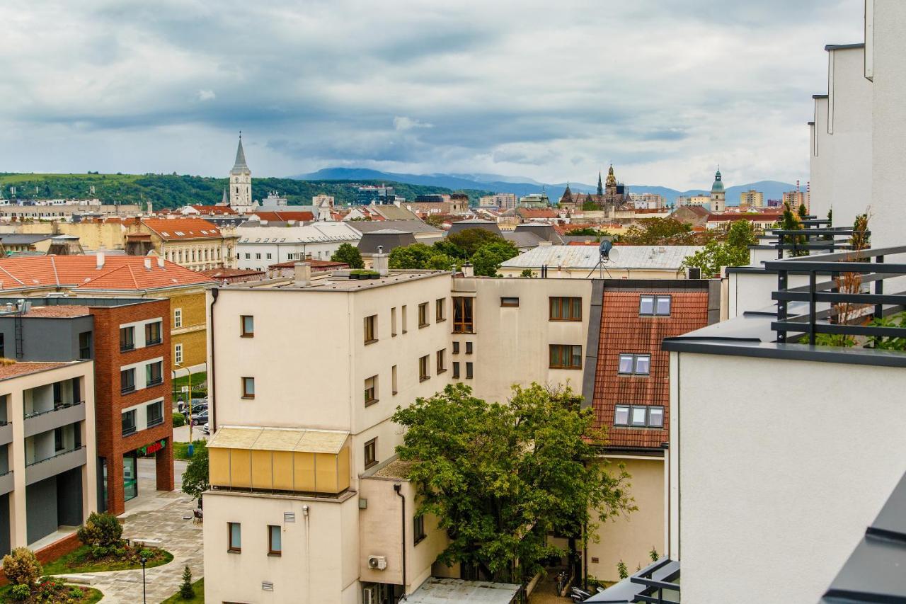 The Town Hall Residence -Welcome Home Apartment-Free Outdoor Parking-Ac Кошице Екстер'єр фото